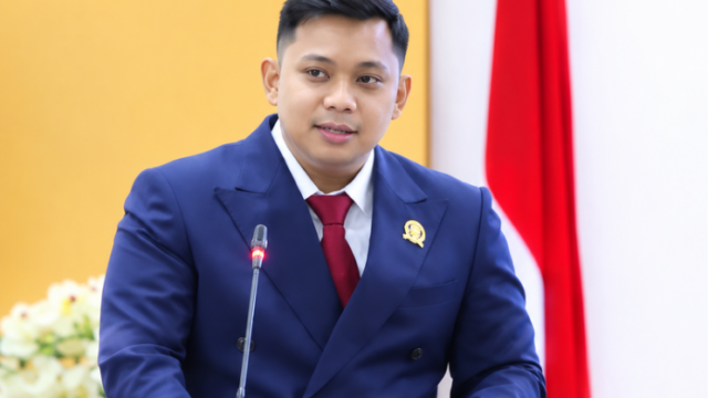 Anggota Fraksi Eme Neme Yauware Darwin Kurnia Rombe