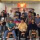 Ketua KKSS Iwan Anwar bersama anggota penguru saat konferensi pers di Sekretariat KKSS Mimika, Rabu (26/8/2026).