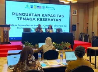 Kegiatan Penguatan Kapasitas Tenaga Kesehatan dalam Pemanfaatan Buku KIA, Deteksi Dini PD3I dan Manajemen Terpadu Balita Sakit (MTBS) yang berlangsung di Hotel SwissBell Timika, Senin (28/9/2026).